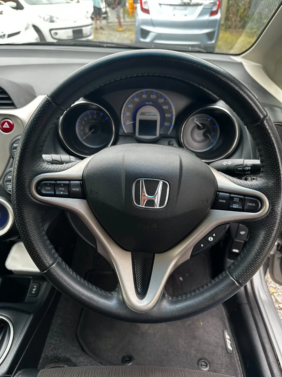 Honda Fit 2013 | Auto | High spec | Rev camera - Image 6