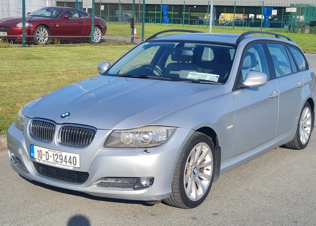 BMW 3-Series 2010 - Image 2