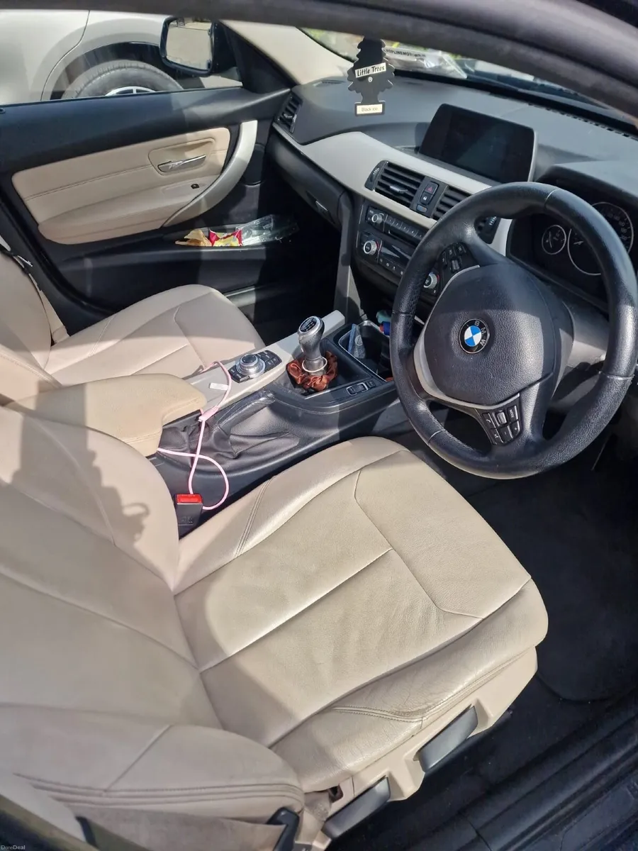 BMW 3-Series 2015 - Image 2