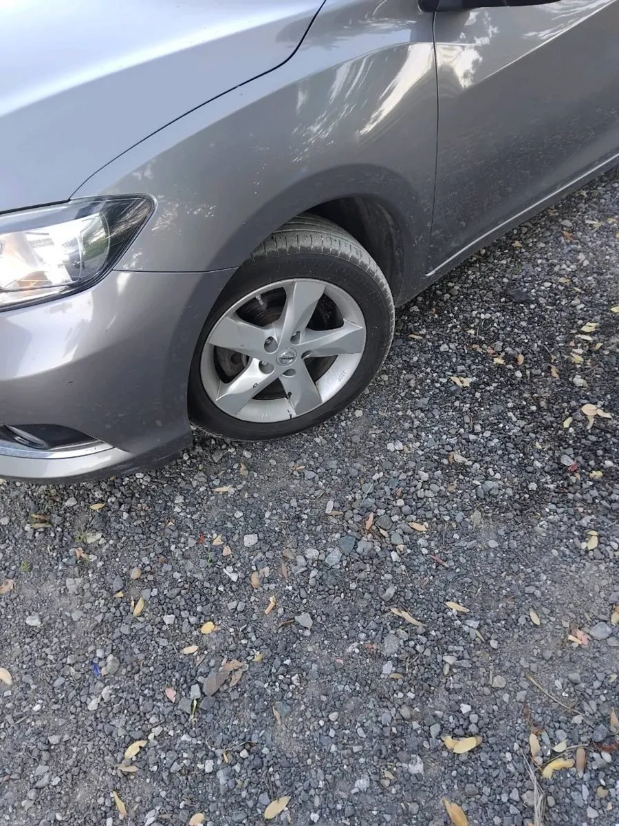 Car - Image 4