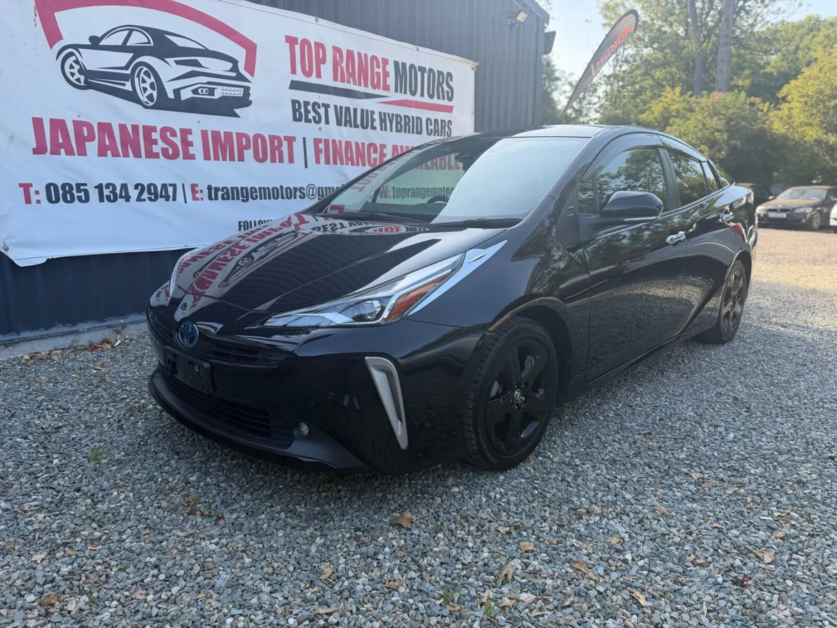Toyota Prius 2021 leather interior - Image 3