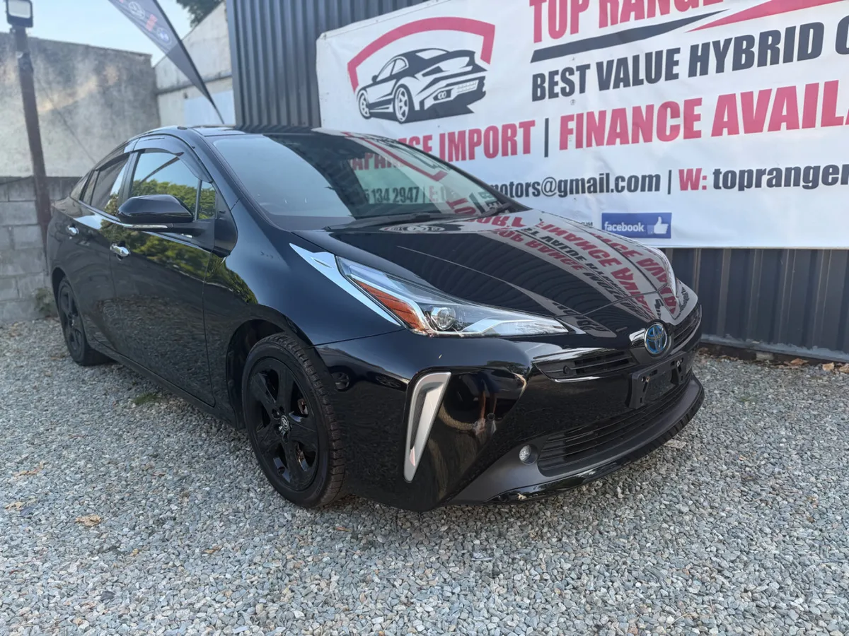 Toyota Prius 2021 leather interior - Image 2