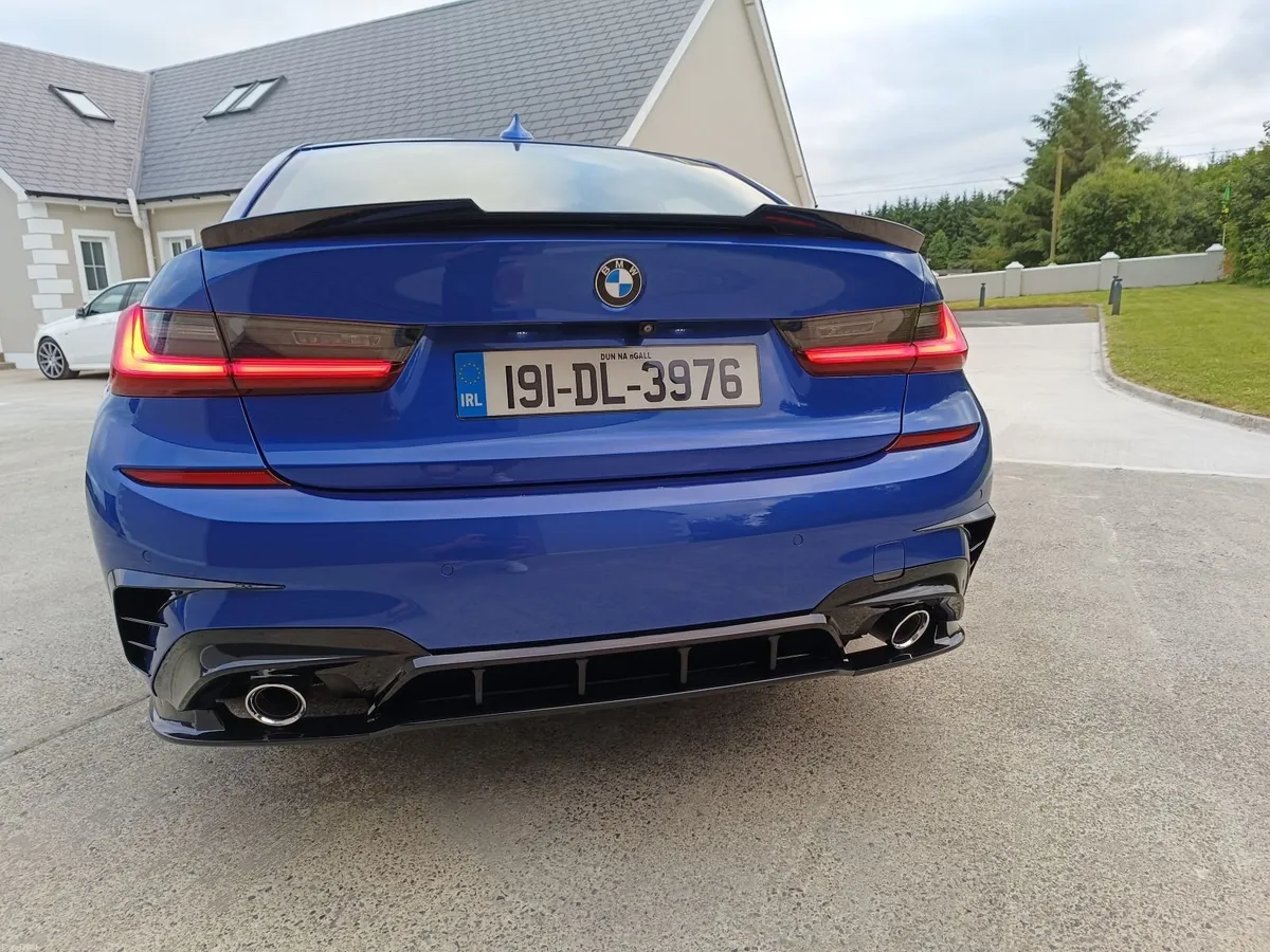 BMW 3-Series 2019 - Image 3