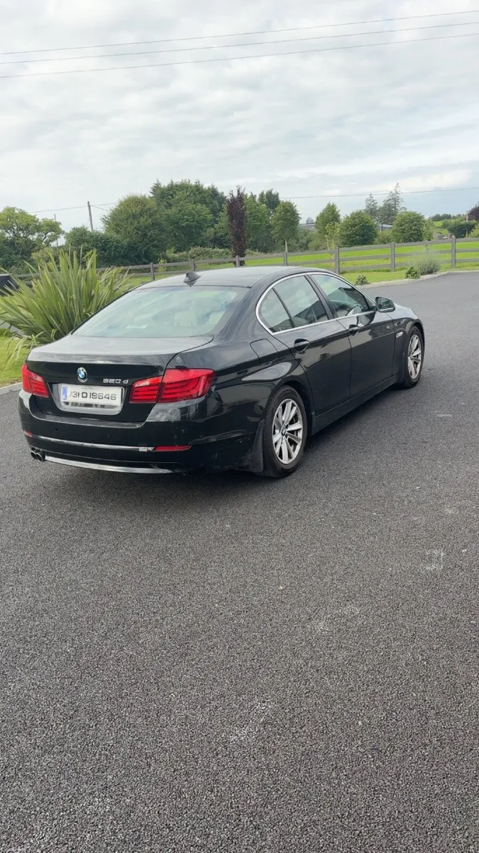 BMW 5-Series 2013 - Image 2