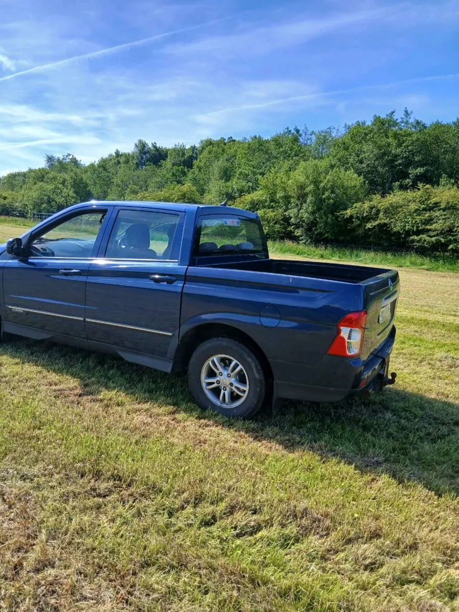 Ssangyong korando 4x4 pick up for sale - Image 4
