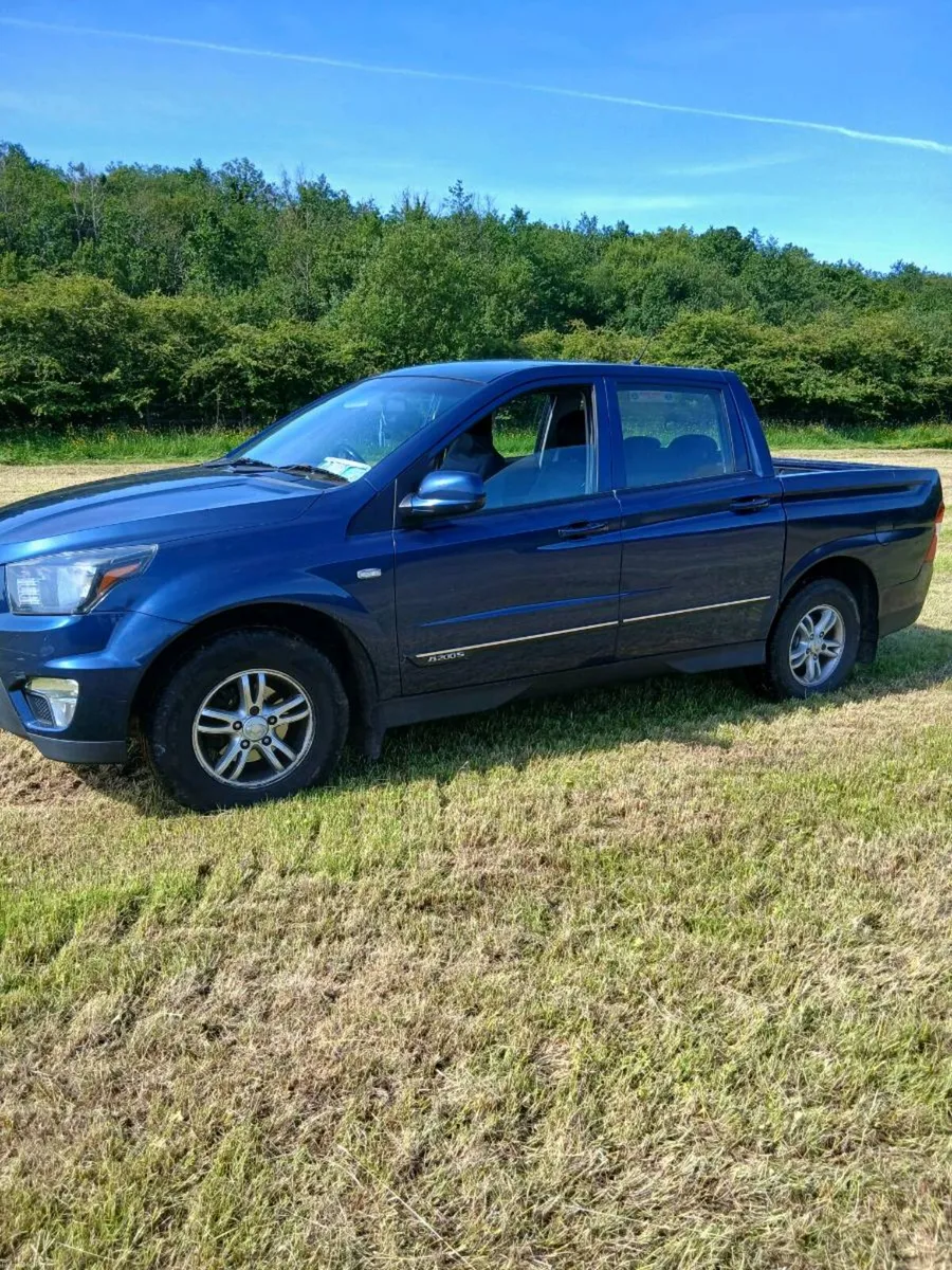 Ssangyong korando 4x4 pick up for sale - Image 6