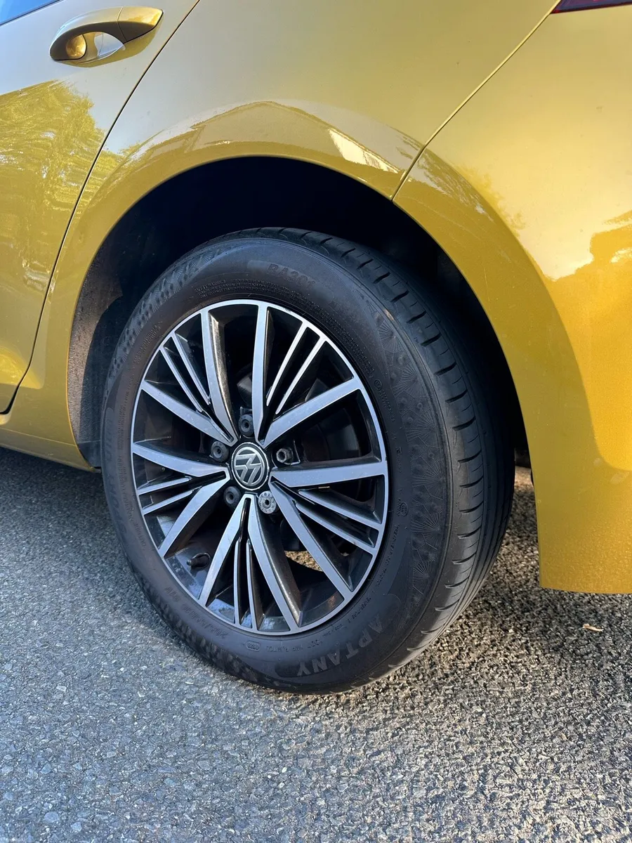 2017 Volkswagen Golf 1.4 TSI - Image 3