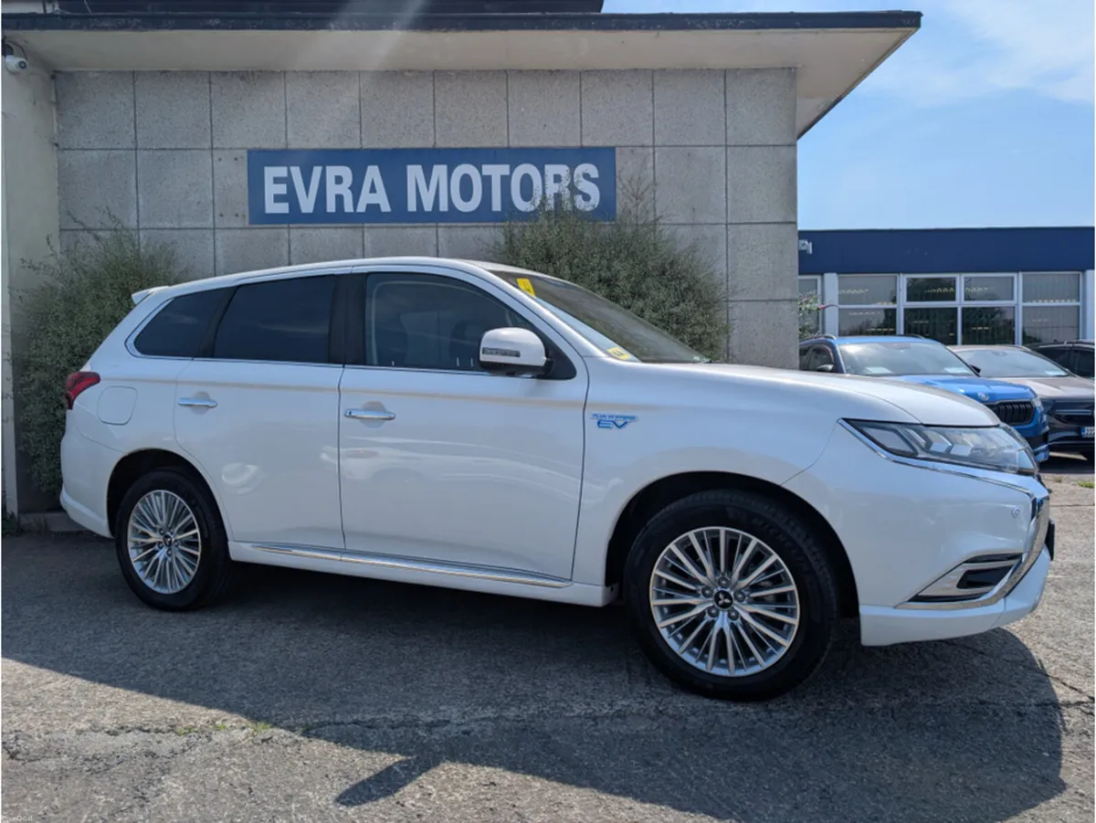 Mitsubishi Outlander G PHEV 4WD AUTOMATIC HYBRID 2 - Image 3