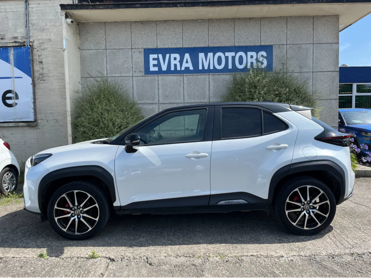 Toyota Yaris Cross GR SPORT AUTOMATIC HYBRID 1.5 P - Image 6