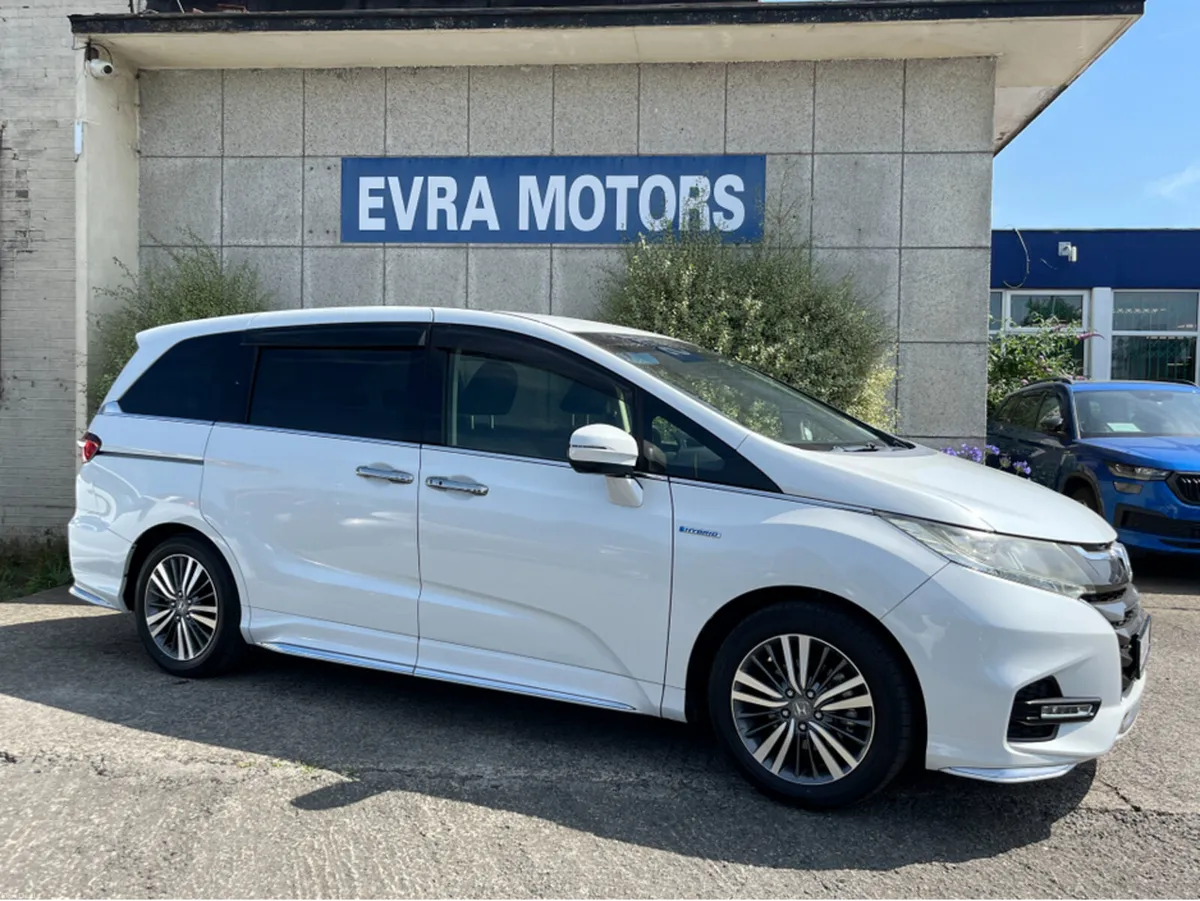 Honda Odyssey ABSOLUTE 8 SEATER AUTOMATIC HYBRID 2 - Image 3