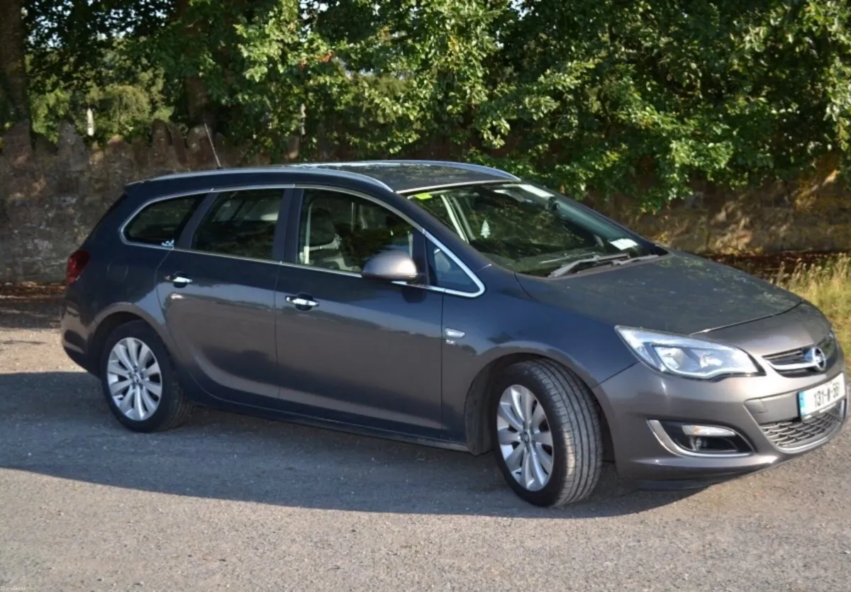 Opel Astra 2013 - Image 1