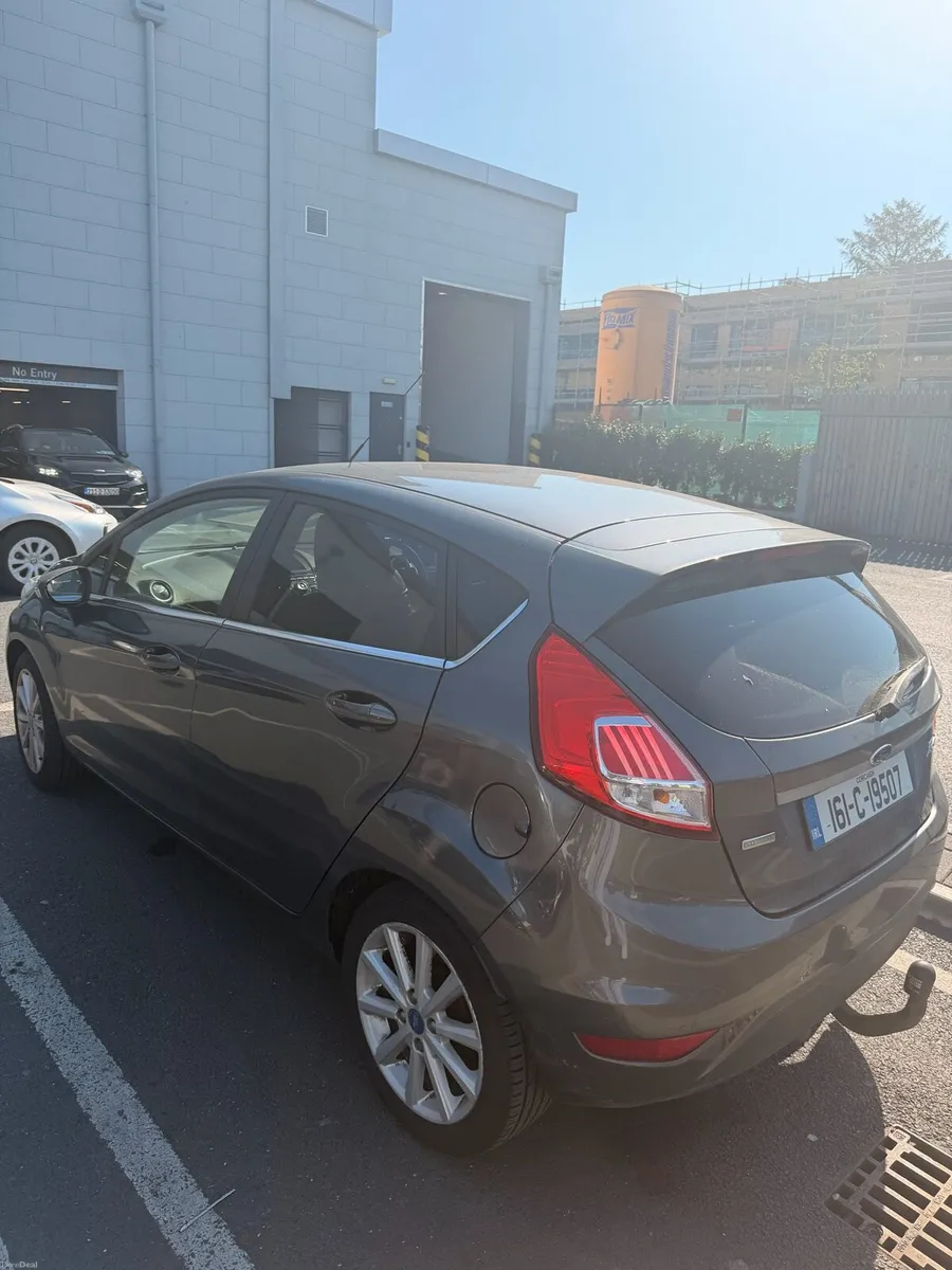 Ford Fiesta 1.0 Eco Boost Titanium - Image 2