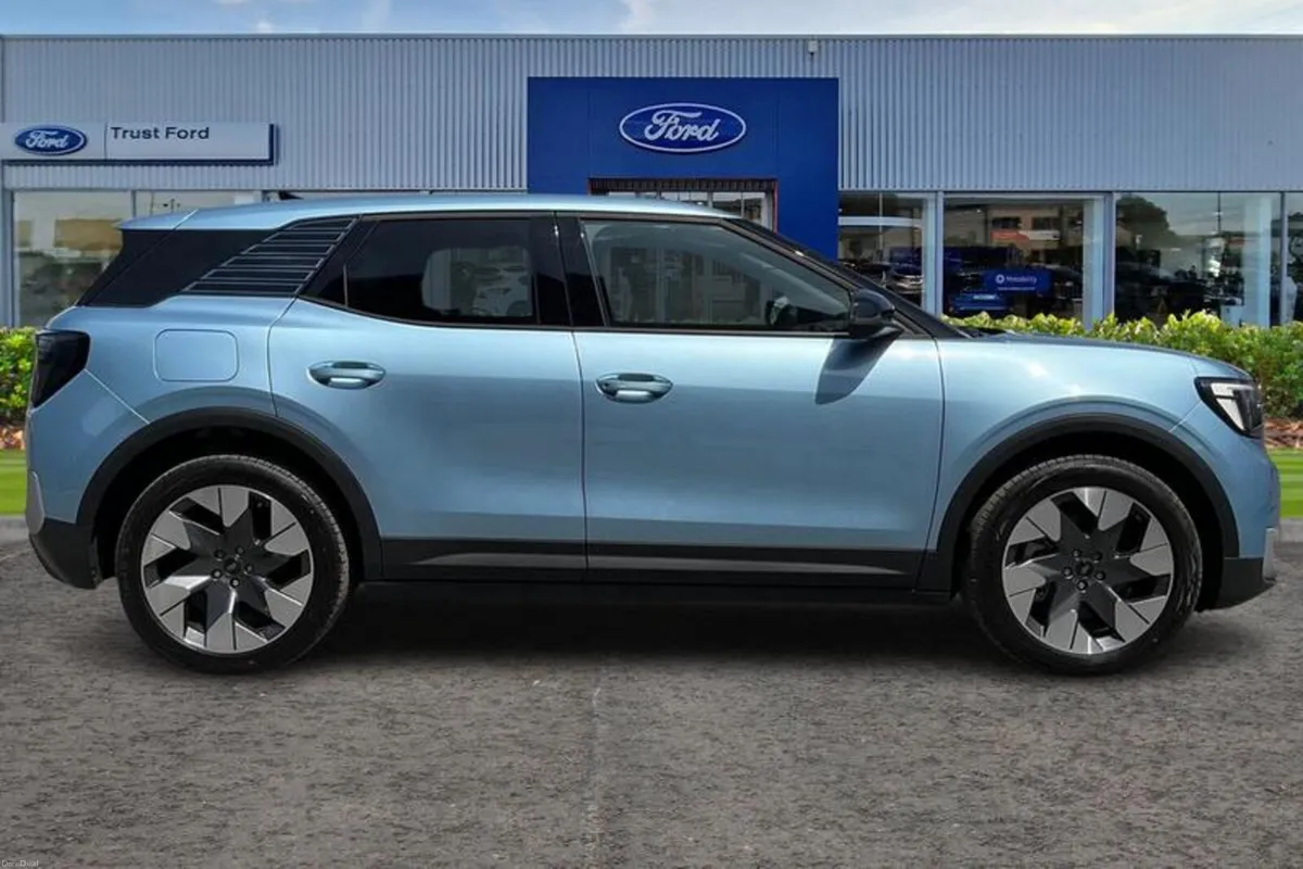 Ford Explorer Premium - Image 3