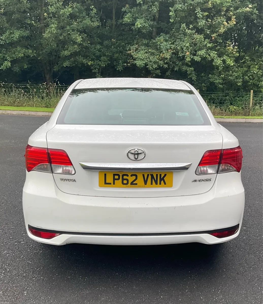 Toyota Avensis 2013 - Image 4