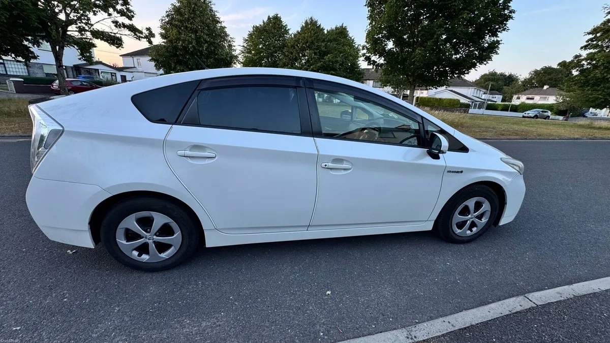 Toyota Prius Hybrid | 2013 | Fresh NCT - Image 5