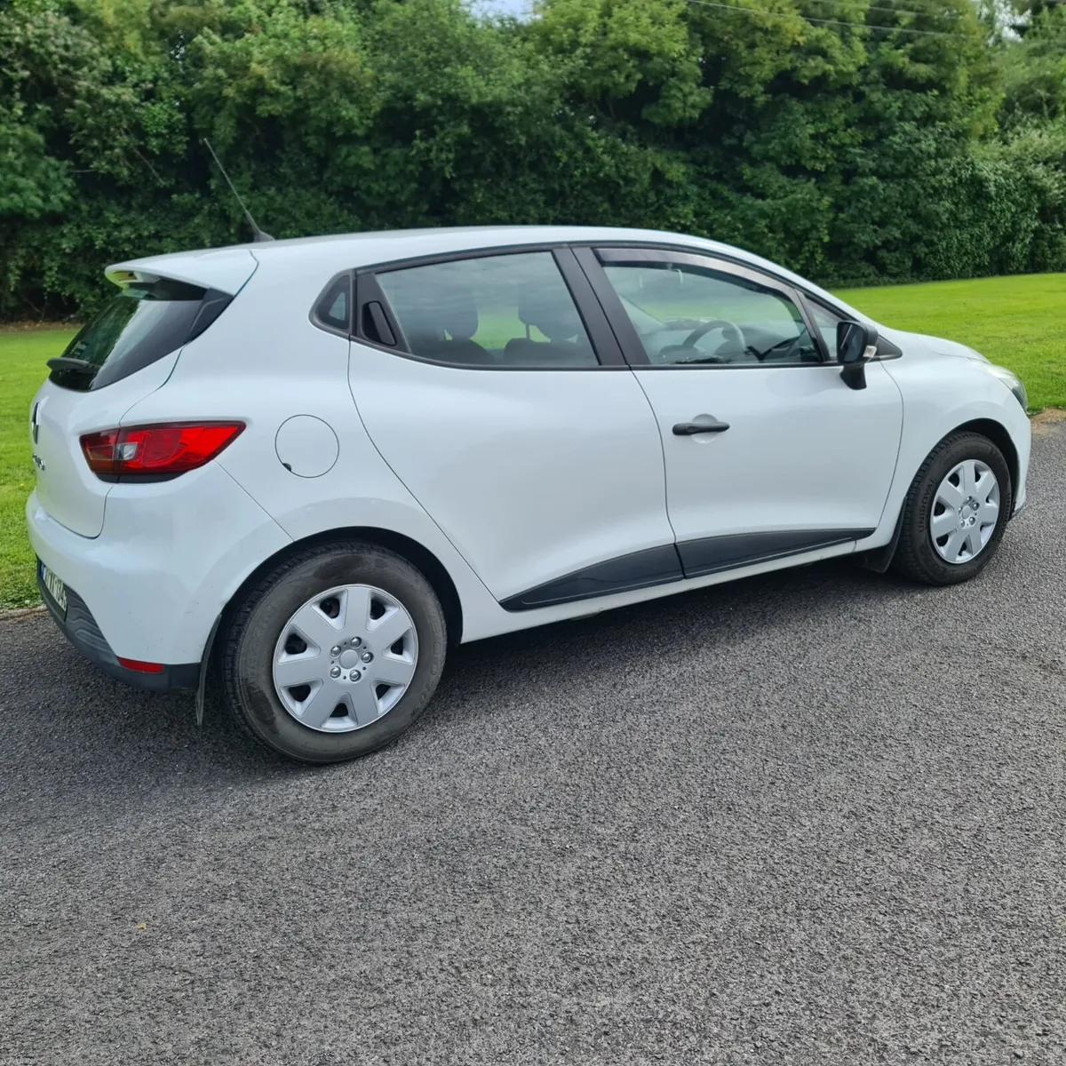Renault Clio EXPRESSION 1.2 LOW KM - Image 4