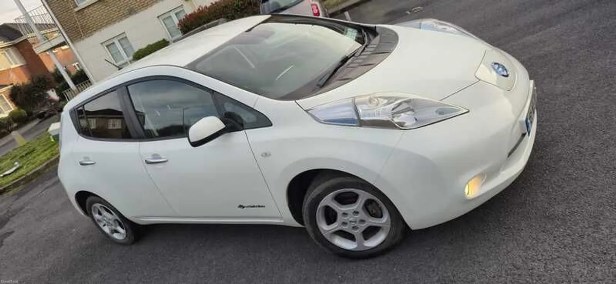 2015 Nissan Leaf - Image 2