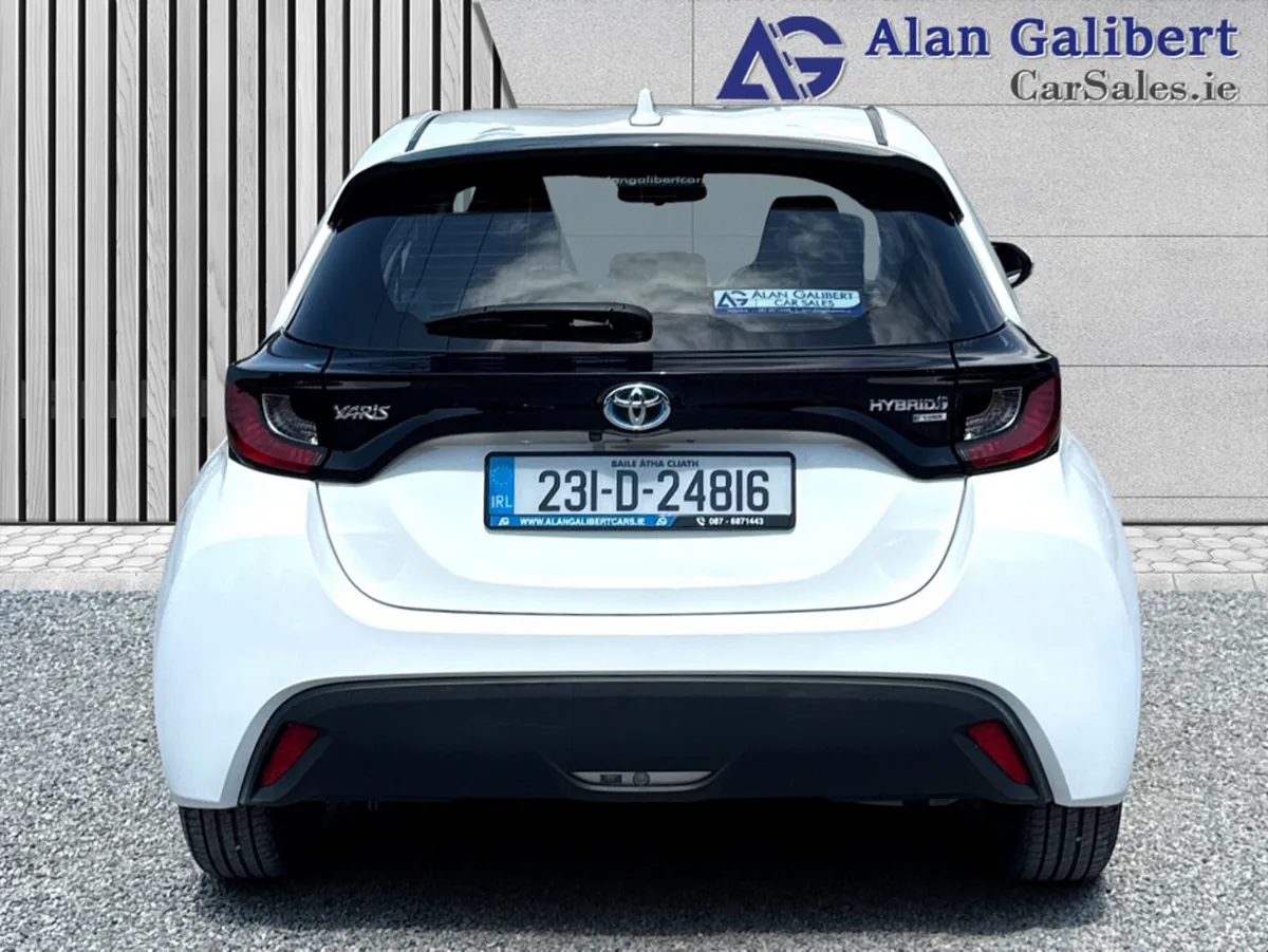 Toyota Yaris 1.5 HYBRID LUNA AUTO - Image 6