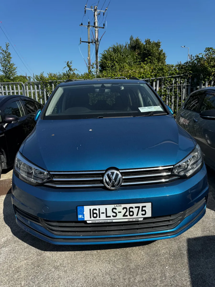 2016 Volkswagen Golf Touran 1.4 TSI 7Seater - Image 1