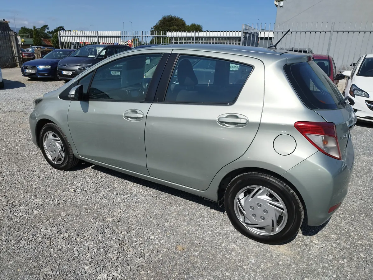 2012 Toyota Yaris 1.0 Luna - Image 6