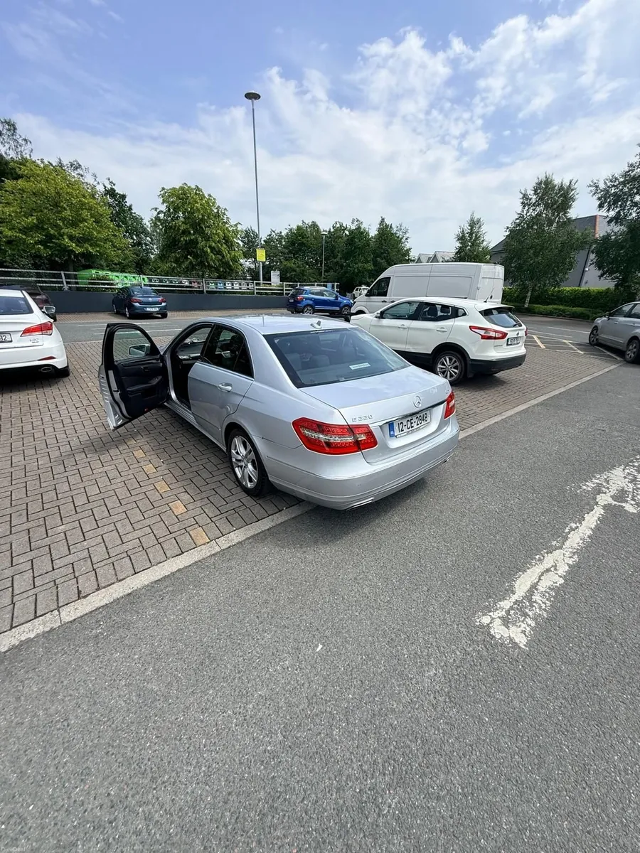 Mercedes-Benz E-Class 2012 - Image 3