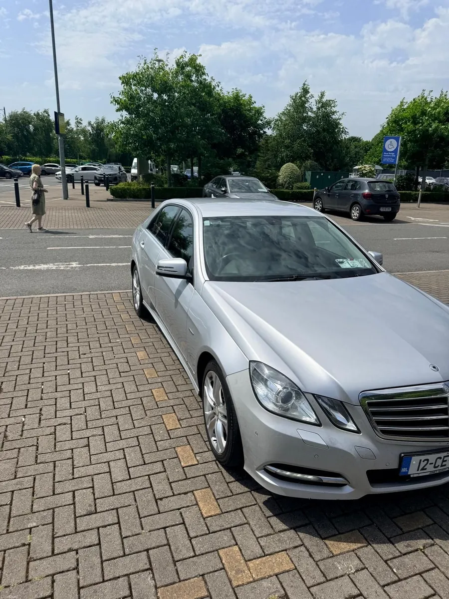 Mercedes-Benz E-Class 2012 - Image 4
