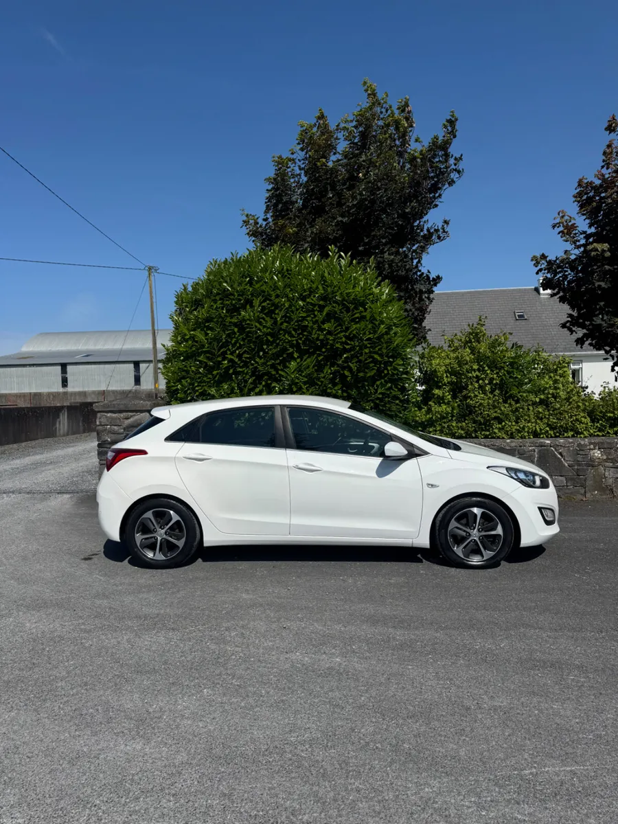 Hyundai i30 2016 automatic - Image 2