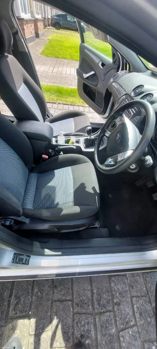 Ford mondeo - Image 4