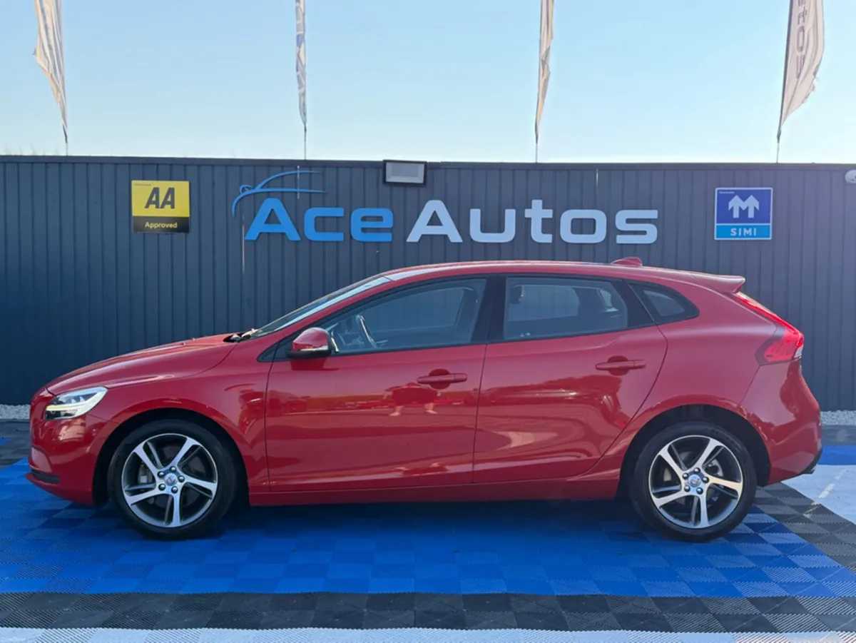 Volvo V40 MOMENTUM D4 - 2.0L DIESEL - AUTO - 12M W - Image 4