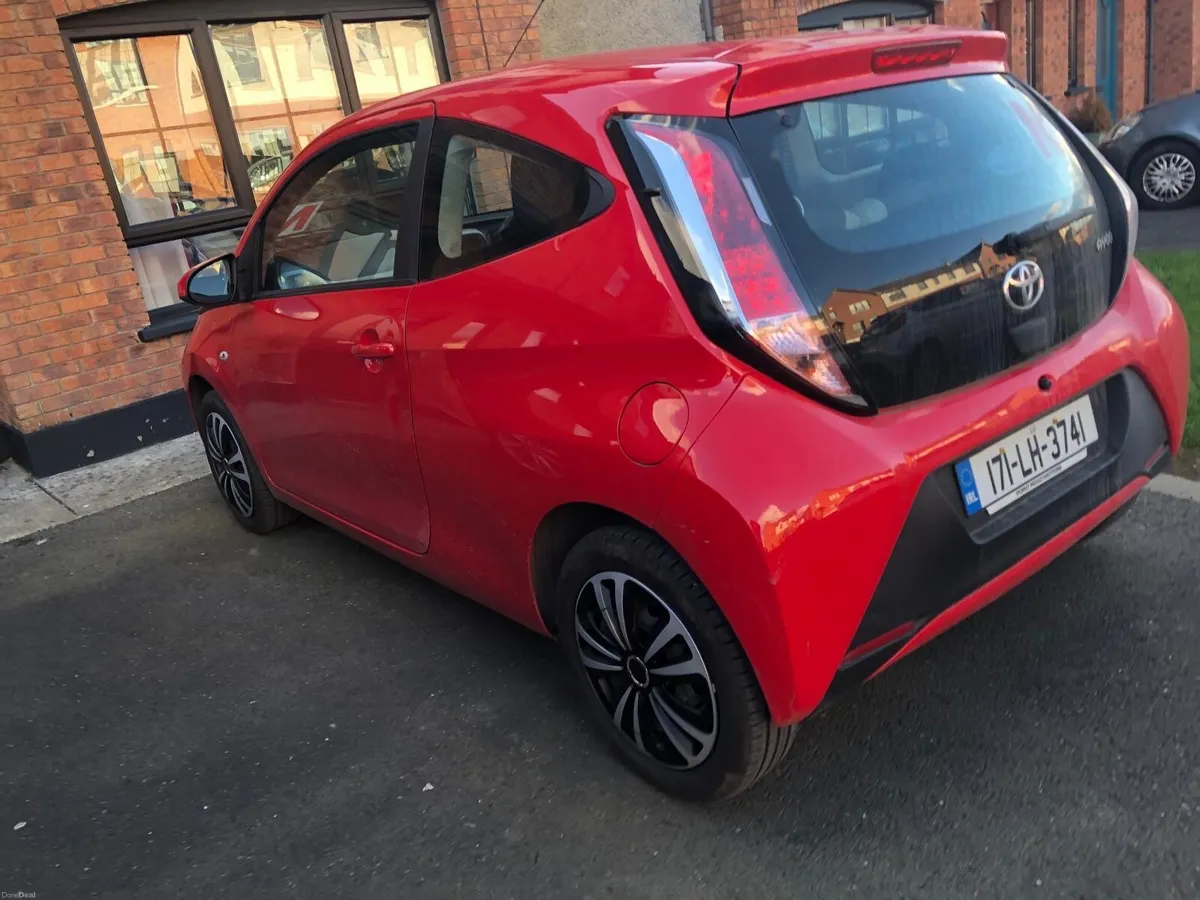 Toyota Aygo 2017 - Image 2