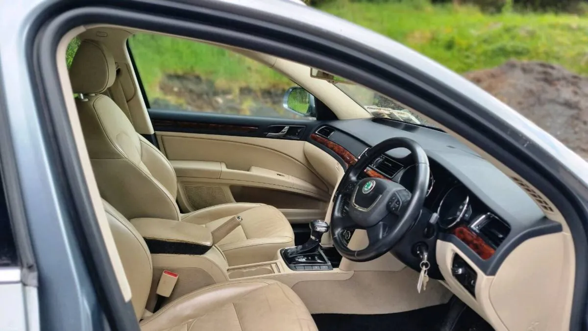 Skoda Superb - Image 3