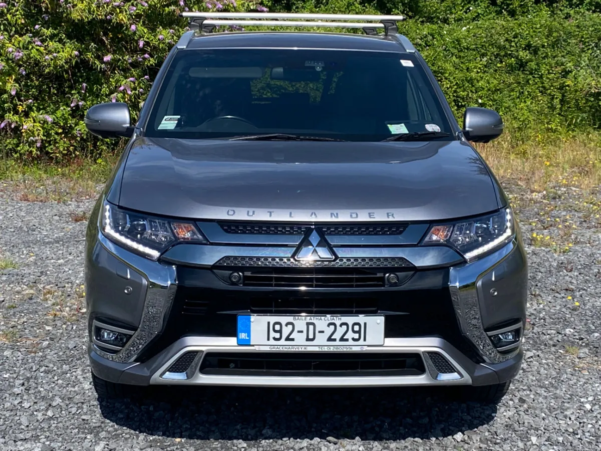 Mitsubishi Outlander Hybrid auto 4x4 - Image 3