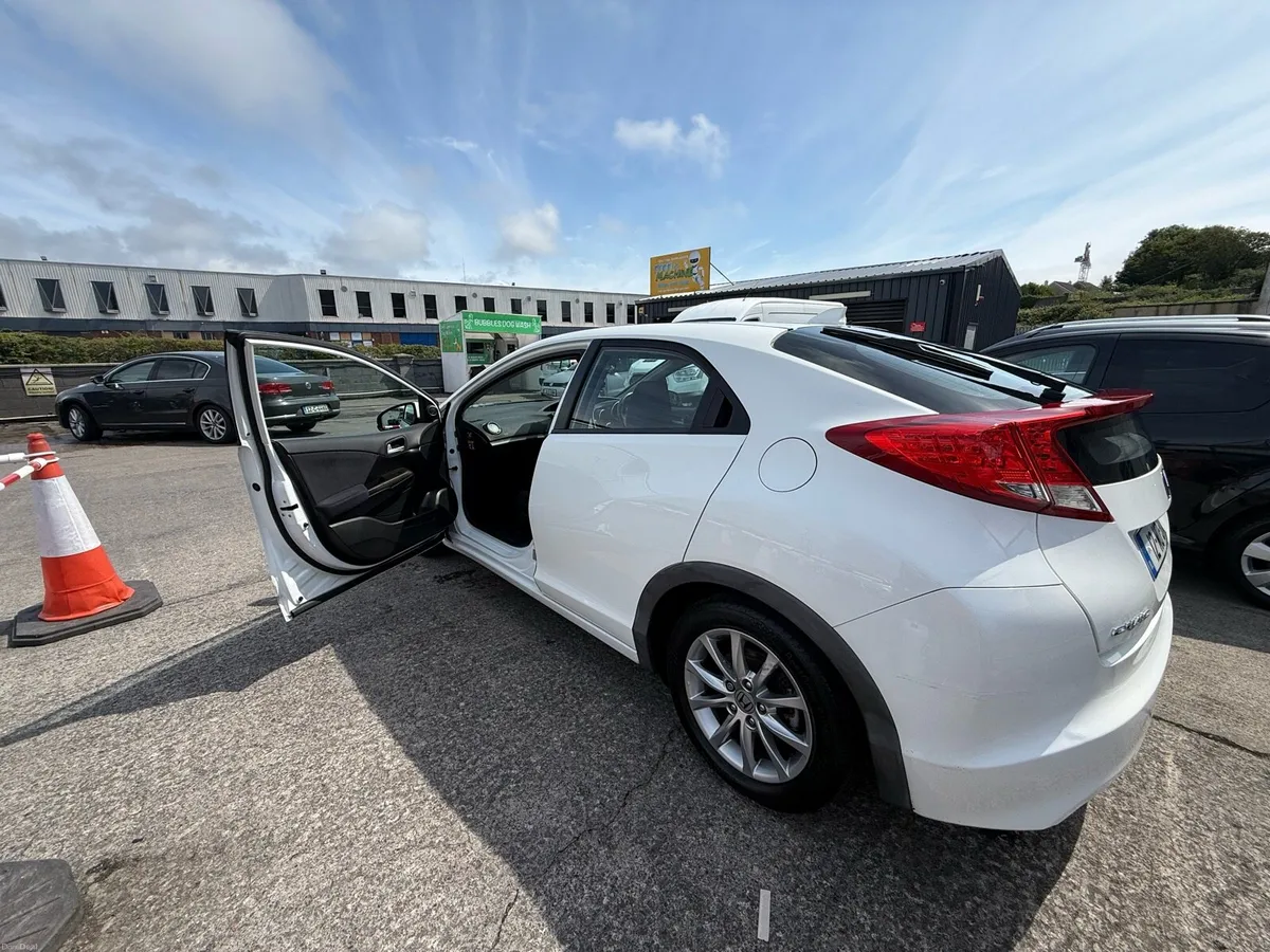 Honda civic 2021 - Image 4