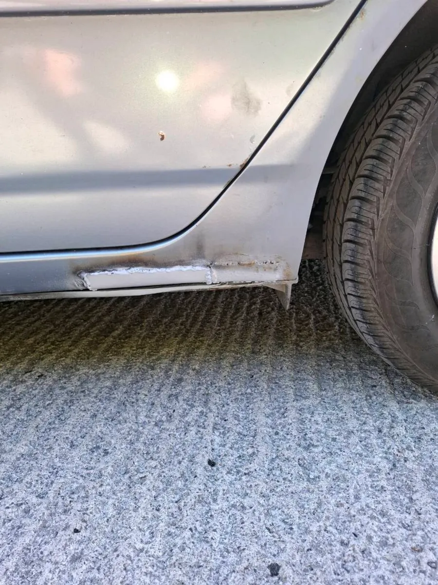 Toyota corolla - Image 4