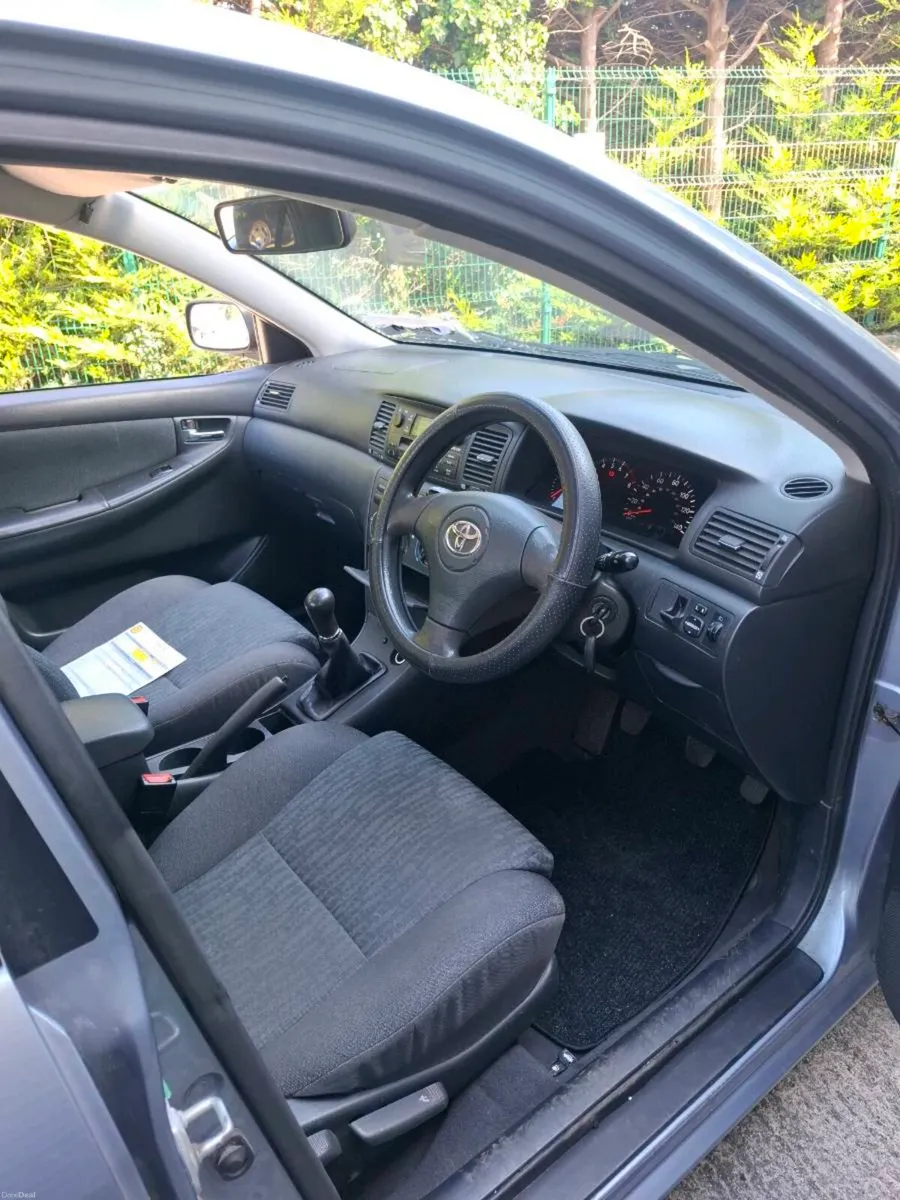 Toyota corolla - Image 5