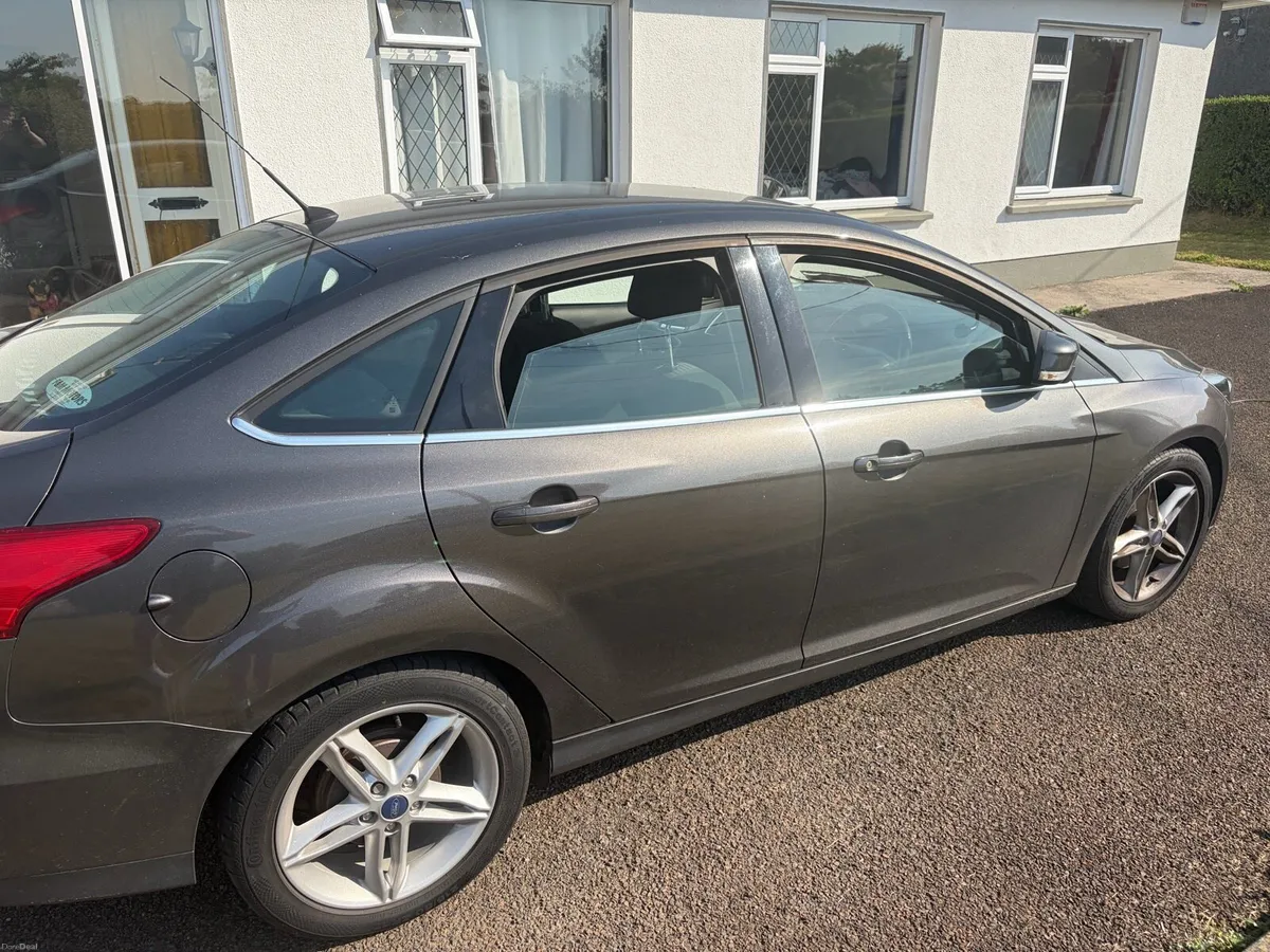 Ford Focus 2015 - Image 2
