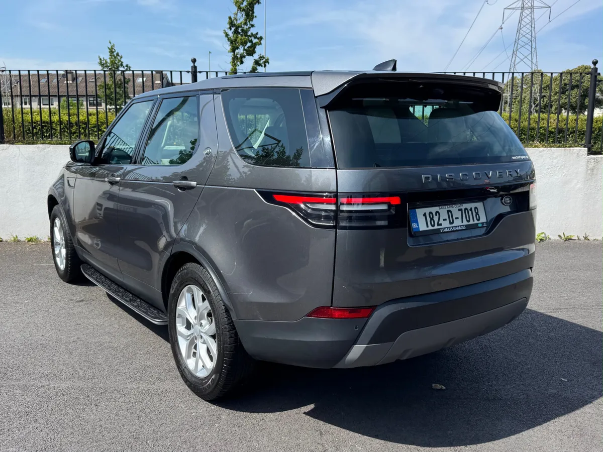 Land Rover Discovery LOW KMS // 7 SEATER - Image 3
