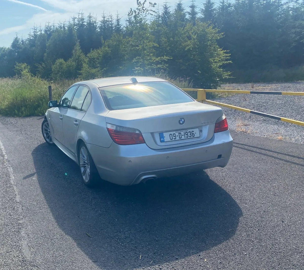 BMW 5-Series 2009 - Image 2