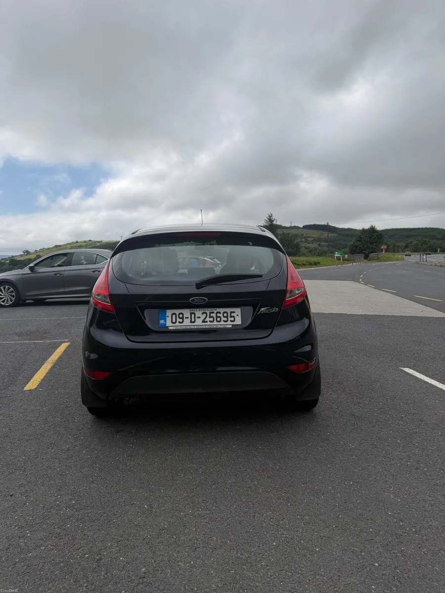 Ford Fiesta 2009 - Image 2