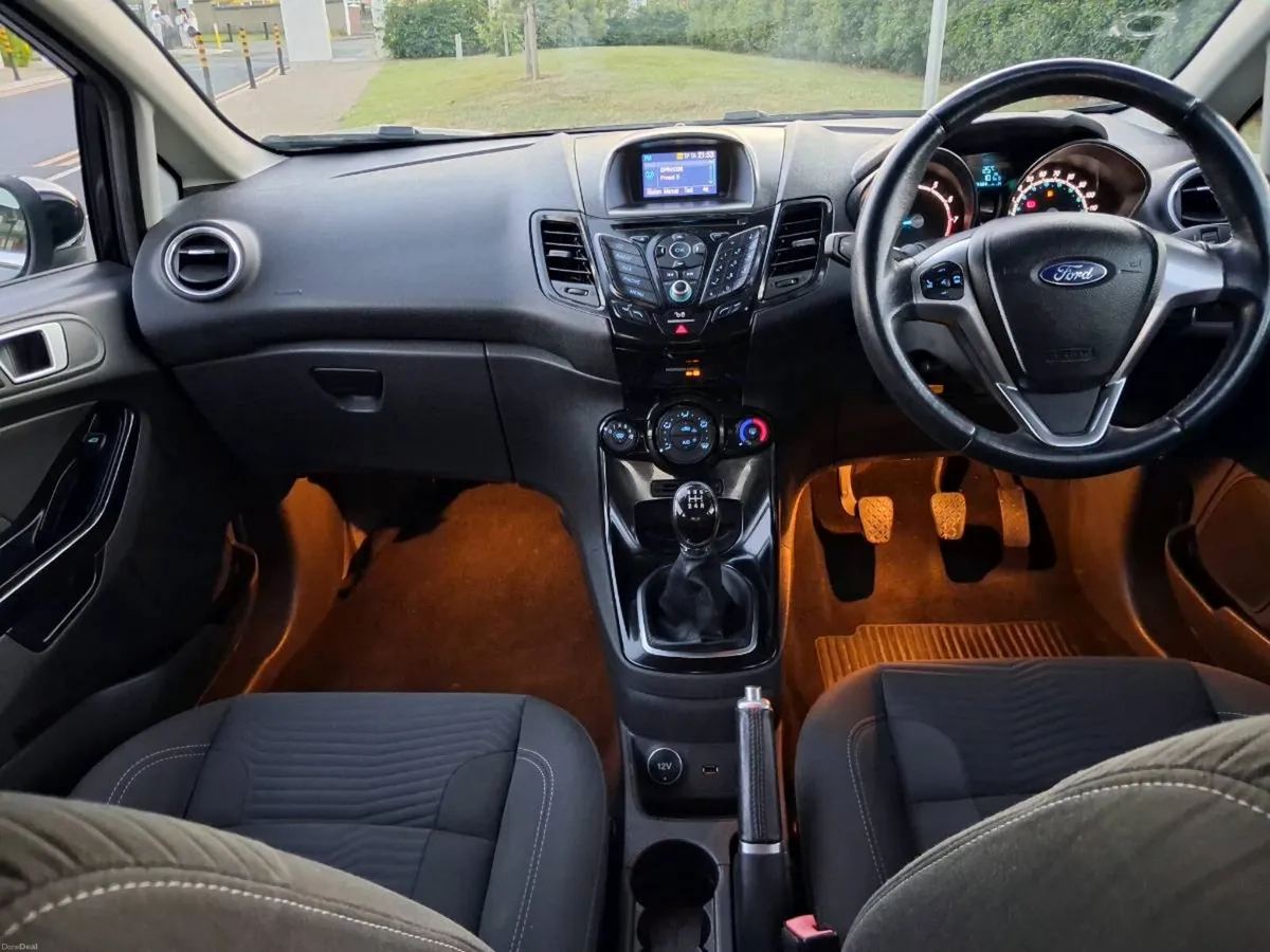 Ford fiesta - Image 4