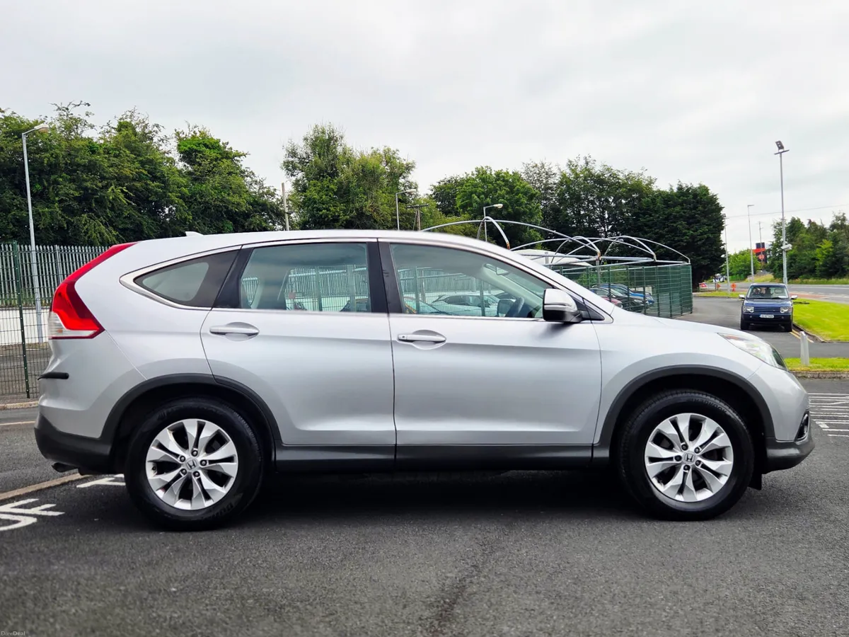** LOW KMS ** 2 OWNERS **Honda CR-V 2015 - Image 3
