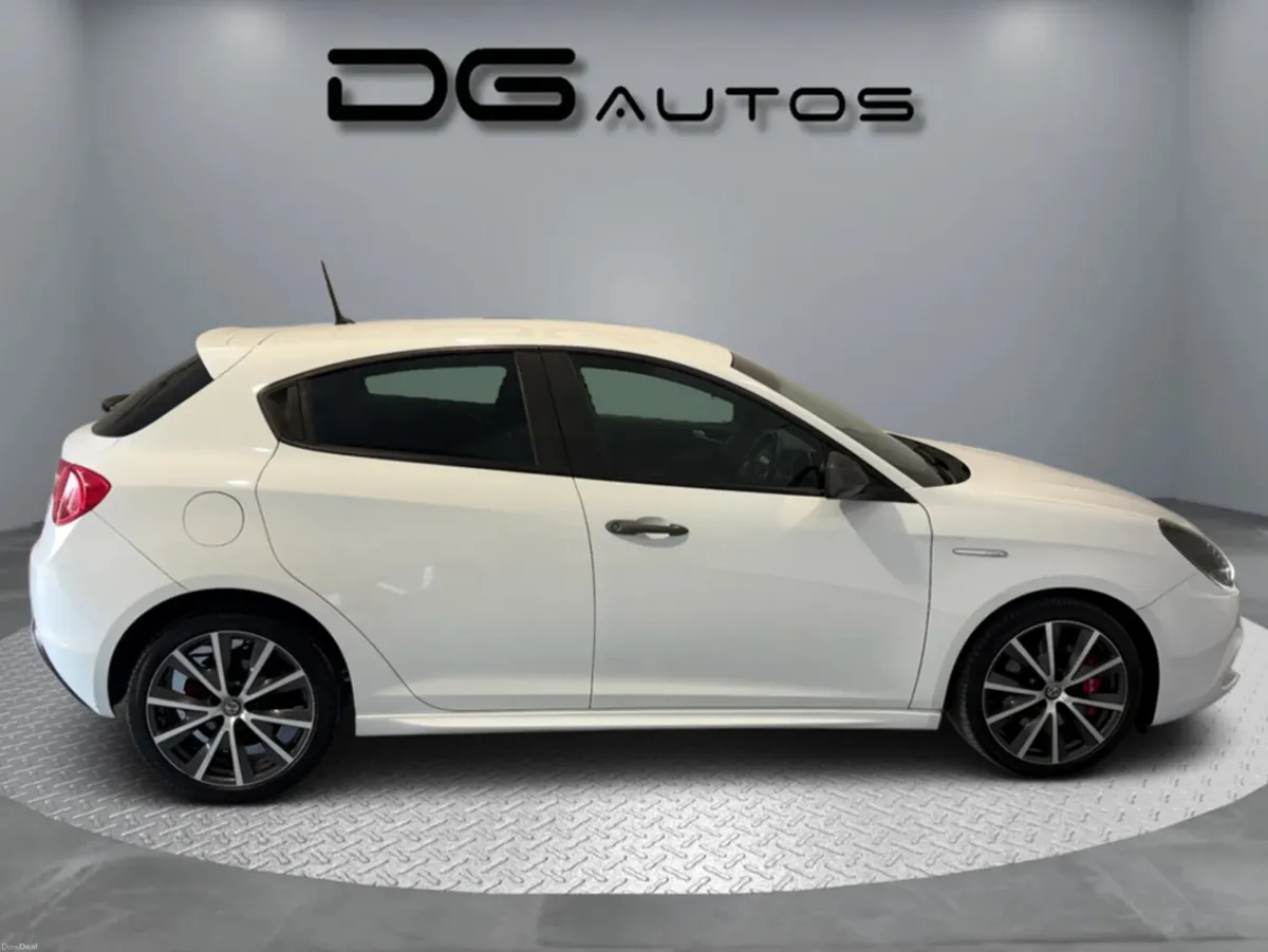 Alfa Romeo Giulia Auto - Sport Spec - Low KMs - Mi - Image 2
