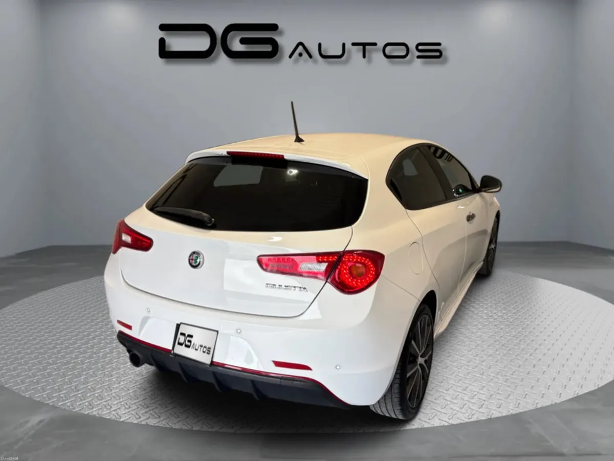 Alfa Romeo Giulia Auto - Sport Spec - Low KMs - Mi - Image 4