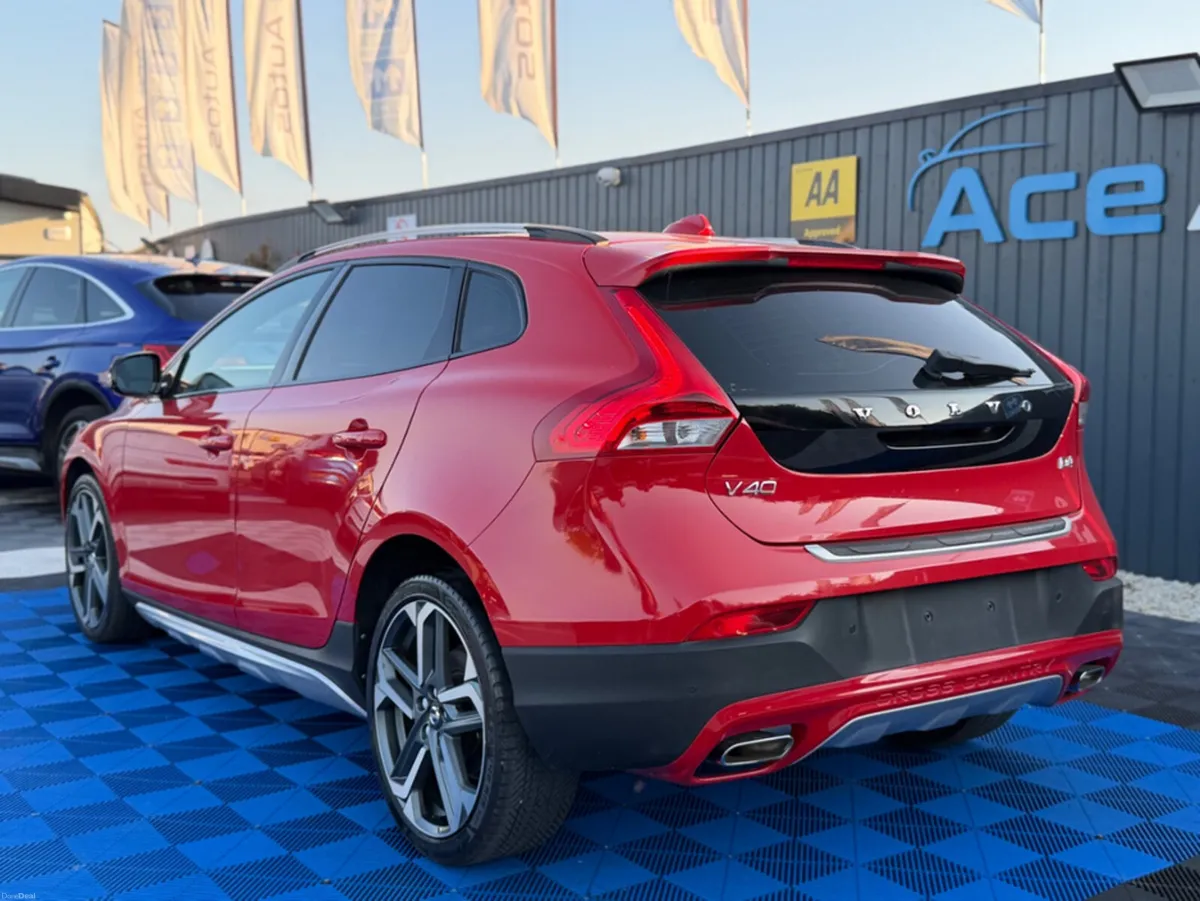 Volvo V40 CROSS COUNTRY - 2.0L DIESEL - AUTO - 12M - Image 5