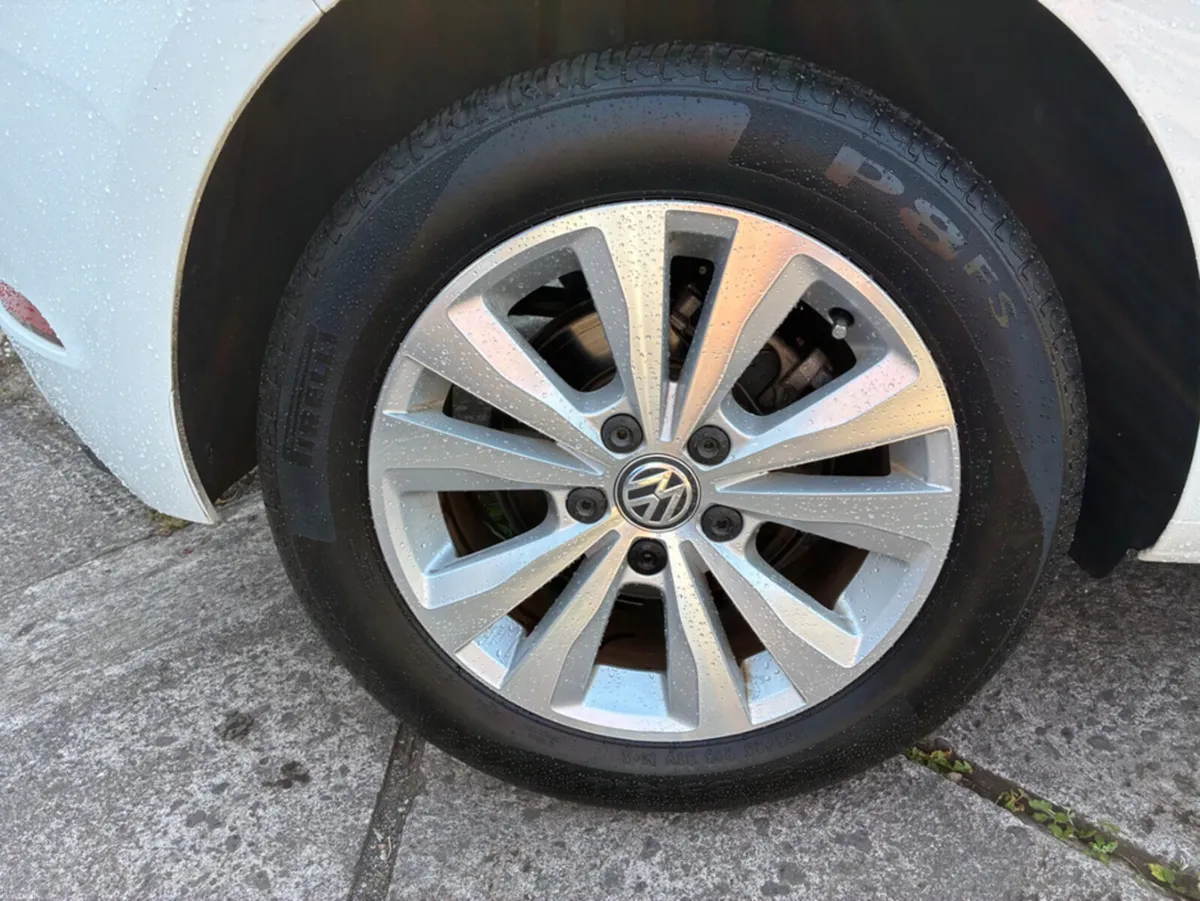 Volkswagen Golf 1.2 petrol automatic Highline - Image 2