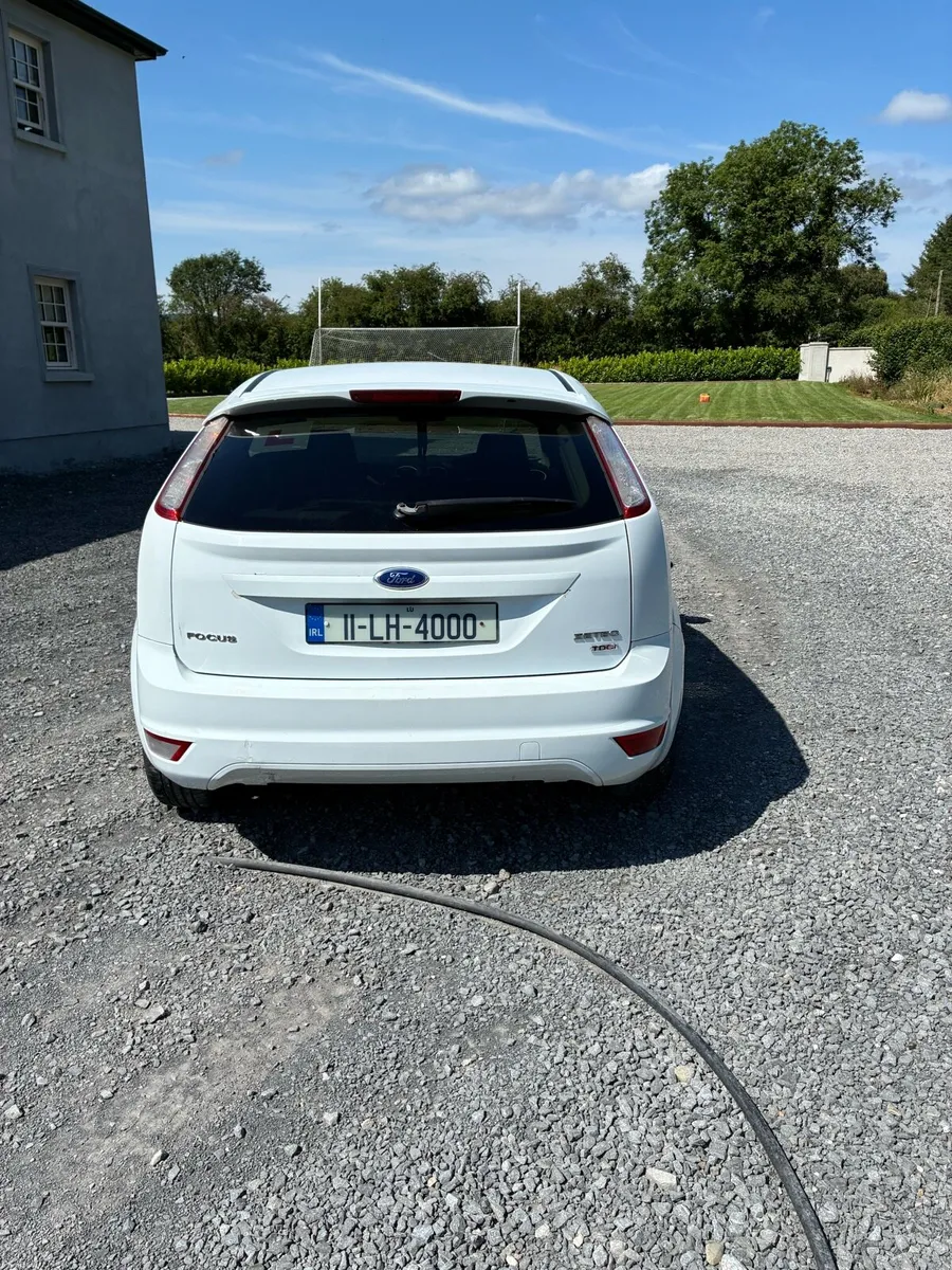 Ford focus 2011 - Image 2