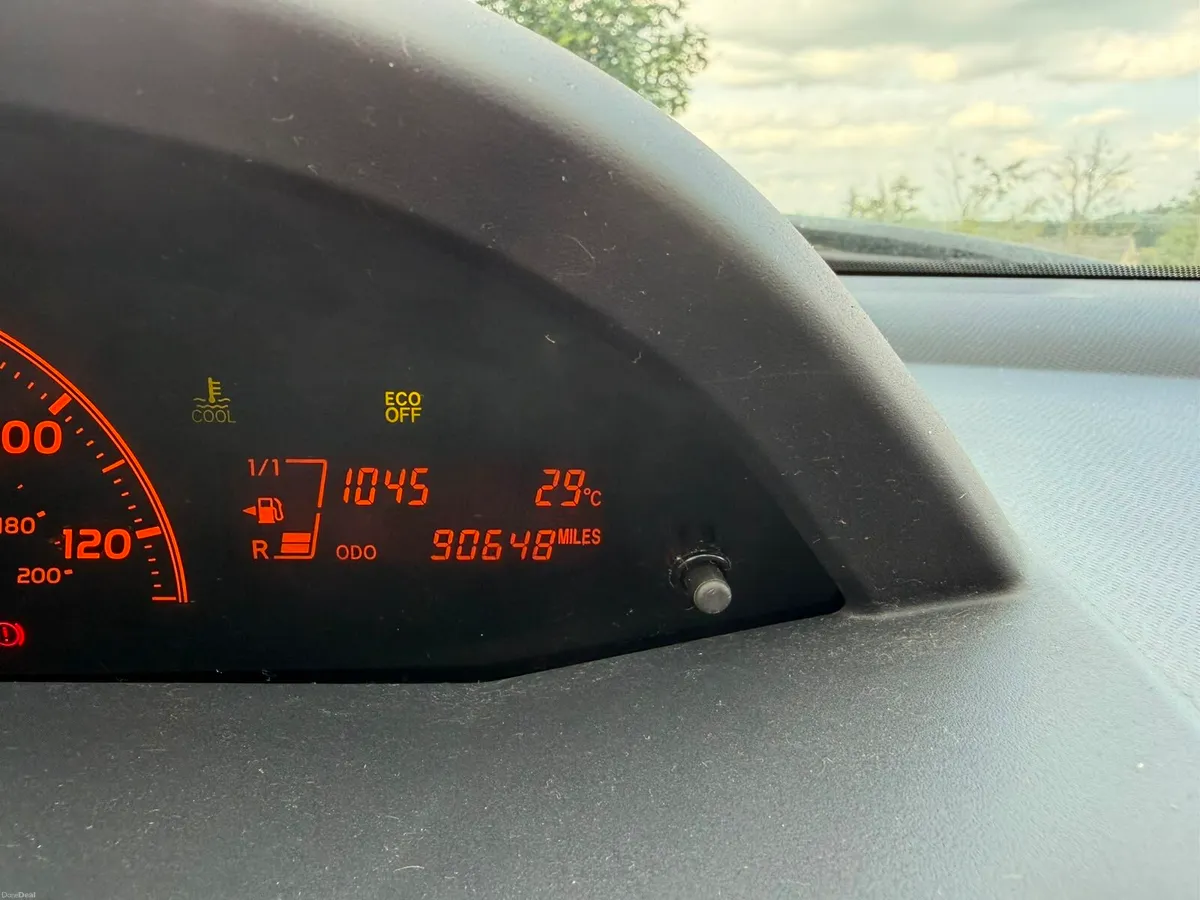 Toyota Yaris - Image 5