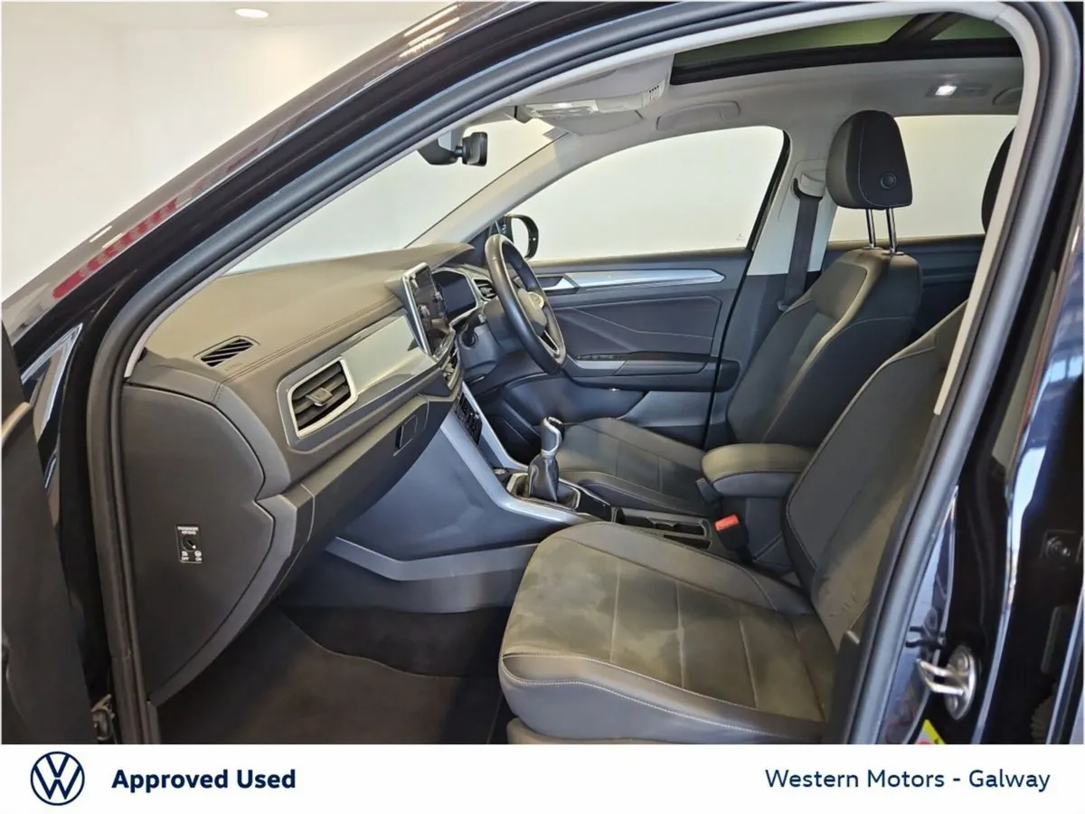 Volkswagen T-Roc 1.0 TSI 110HP Style Plus, Huge Sp - Image 4