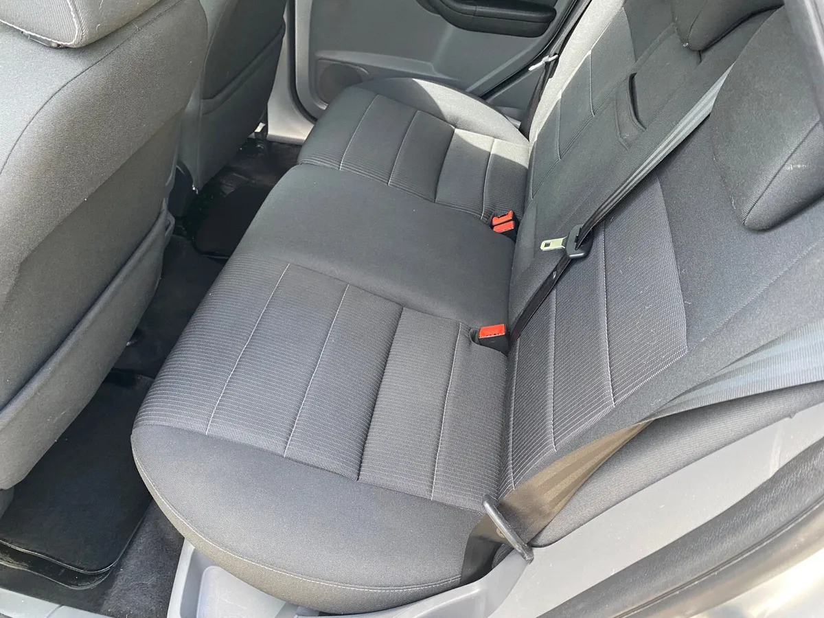 FORD FOCUS TITANIUM MCT2/27 TAX1026 MINT ❤️ - Image 4