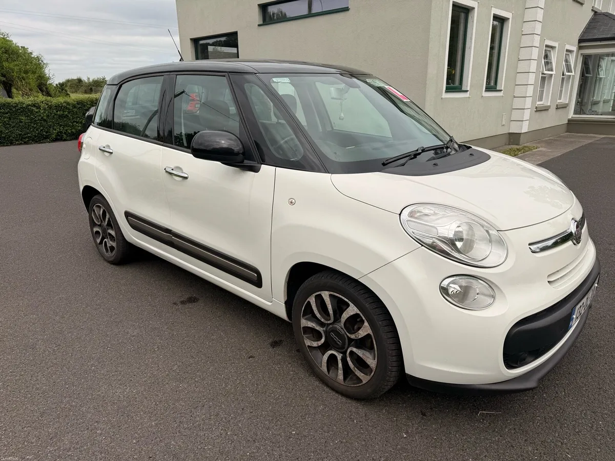 Fiat 500L - Image 1